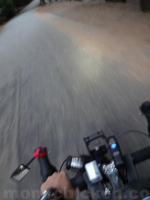 危険/リスク　その1　初めての自転車旅　自転車の重さ/下り坂（スピード/路面の状況）/ケツの痛み　画像