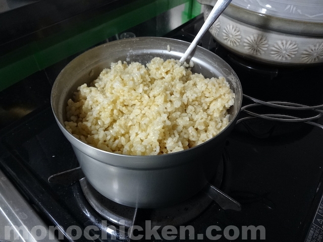 ごはんクッカープラスの「米（合）：水」炊飯目盛りをおおよその水量（ml）に換算してみる/ユニフレーム　画像