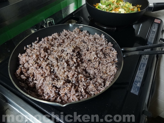 【スキレット炊飯】何かと使えるスキレット10で米を炊いたらどうなったか　スキレット10インチ/ユニフレーム　〜家レポ〜　画像